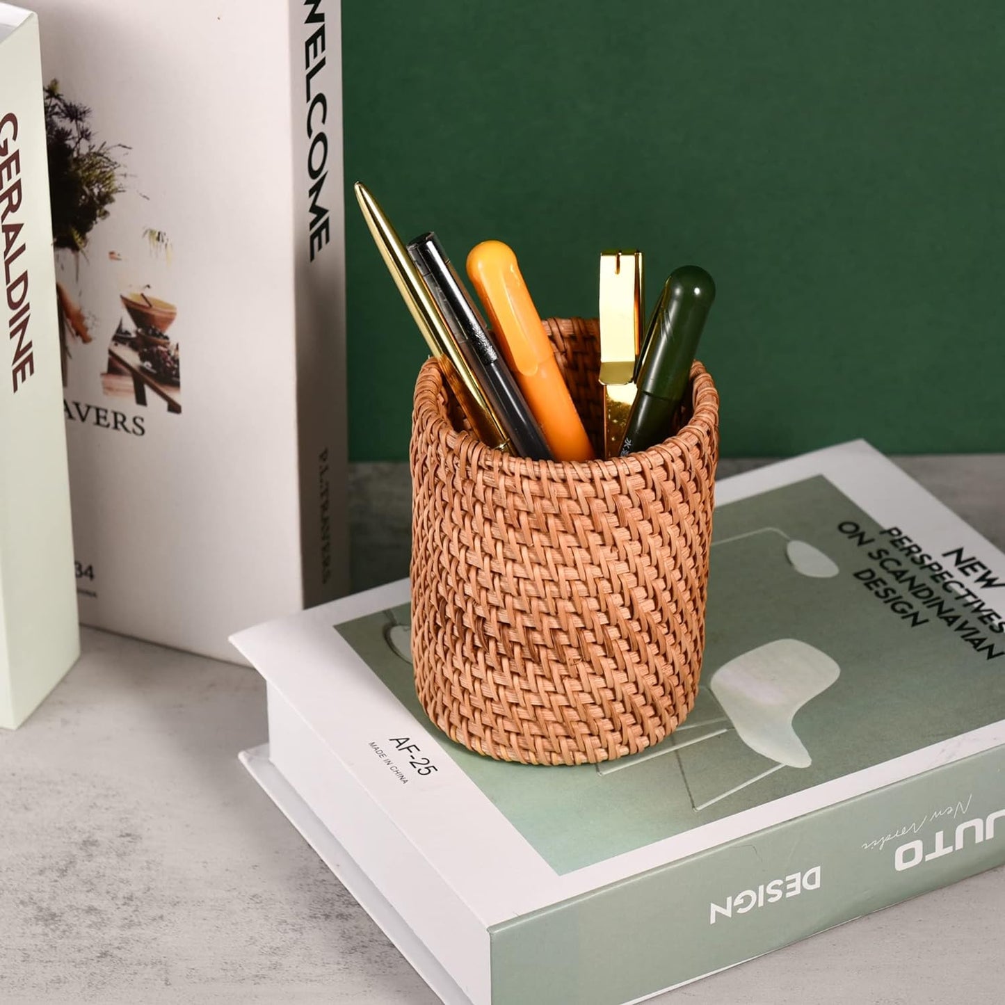 Handmade Rattan Pencil Holder, Handmade Makeup Brush Holder, Wicker Pen Holder for Office&Home Desktop Organizer